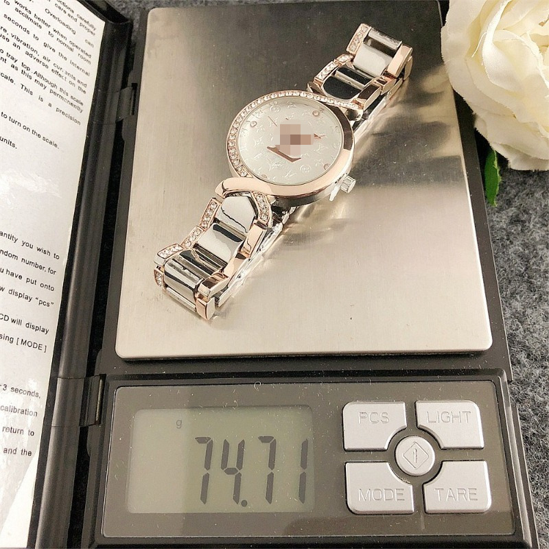 2026 New Model Women's Watch Luxury Diamond-Studded Foreign Trade High-End Quartz Watch Compact Simple Elegant Women's Timepiece Steel Band Watch