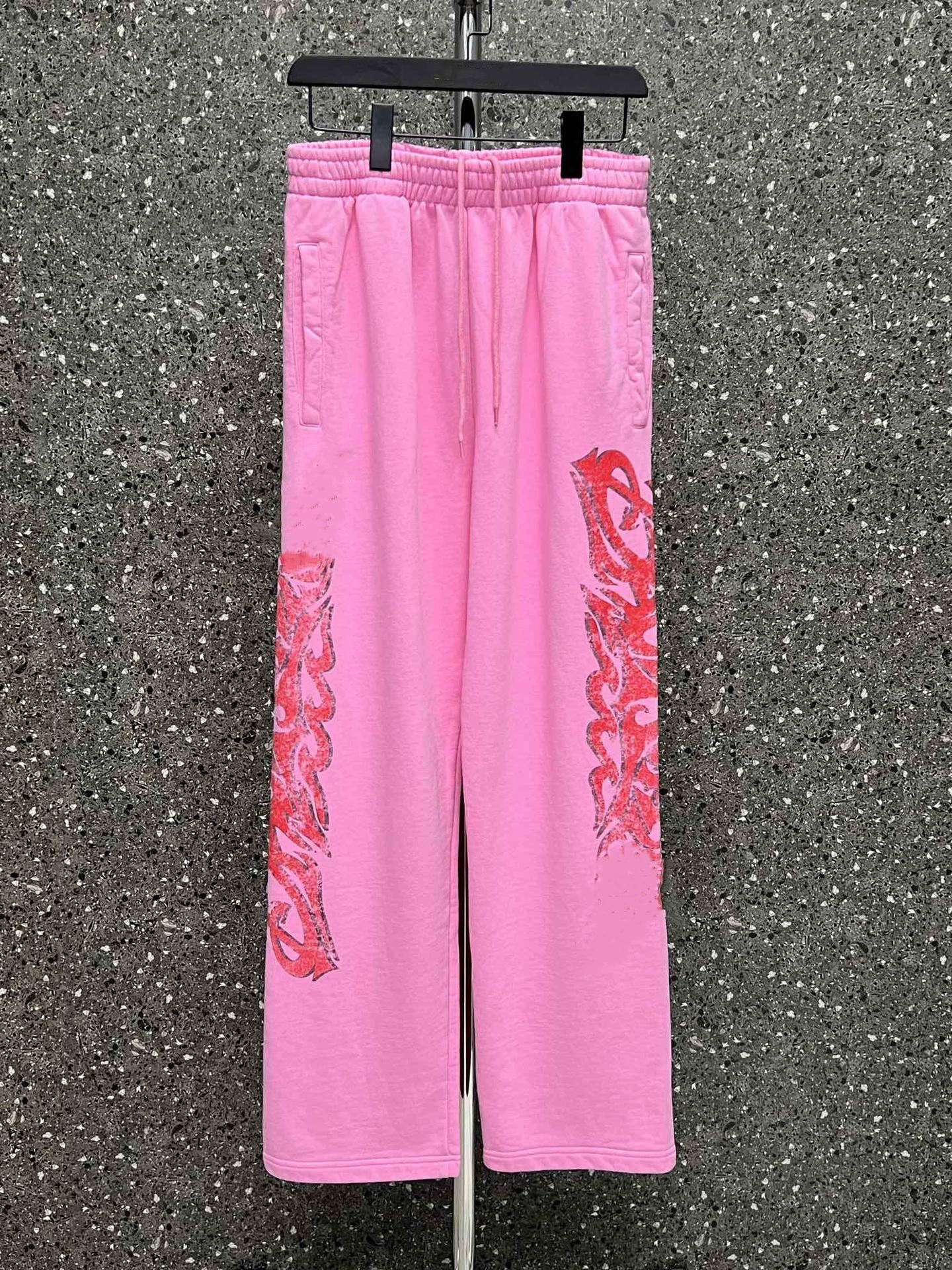 Спортивные брюки унисекс, свободные прямые oversize, стирка-эффект чёрный или фуксия, S–L