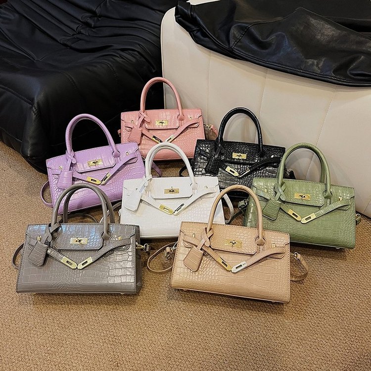 Solo lo mejor es digno de sus hombros.