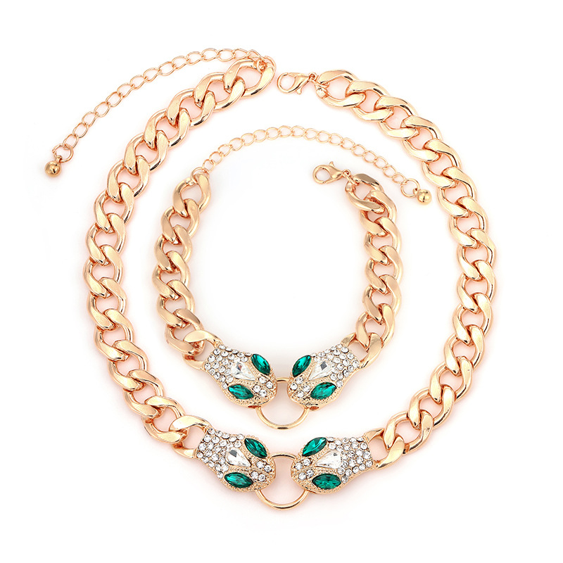 Nuevo conjunto de moda europea y americana para mujeres con accesorios de alto nivel con cabeza de serpiente, diseño ligero de lujo, regalo de fiesta de vacaciones