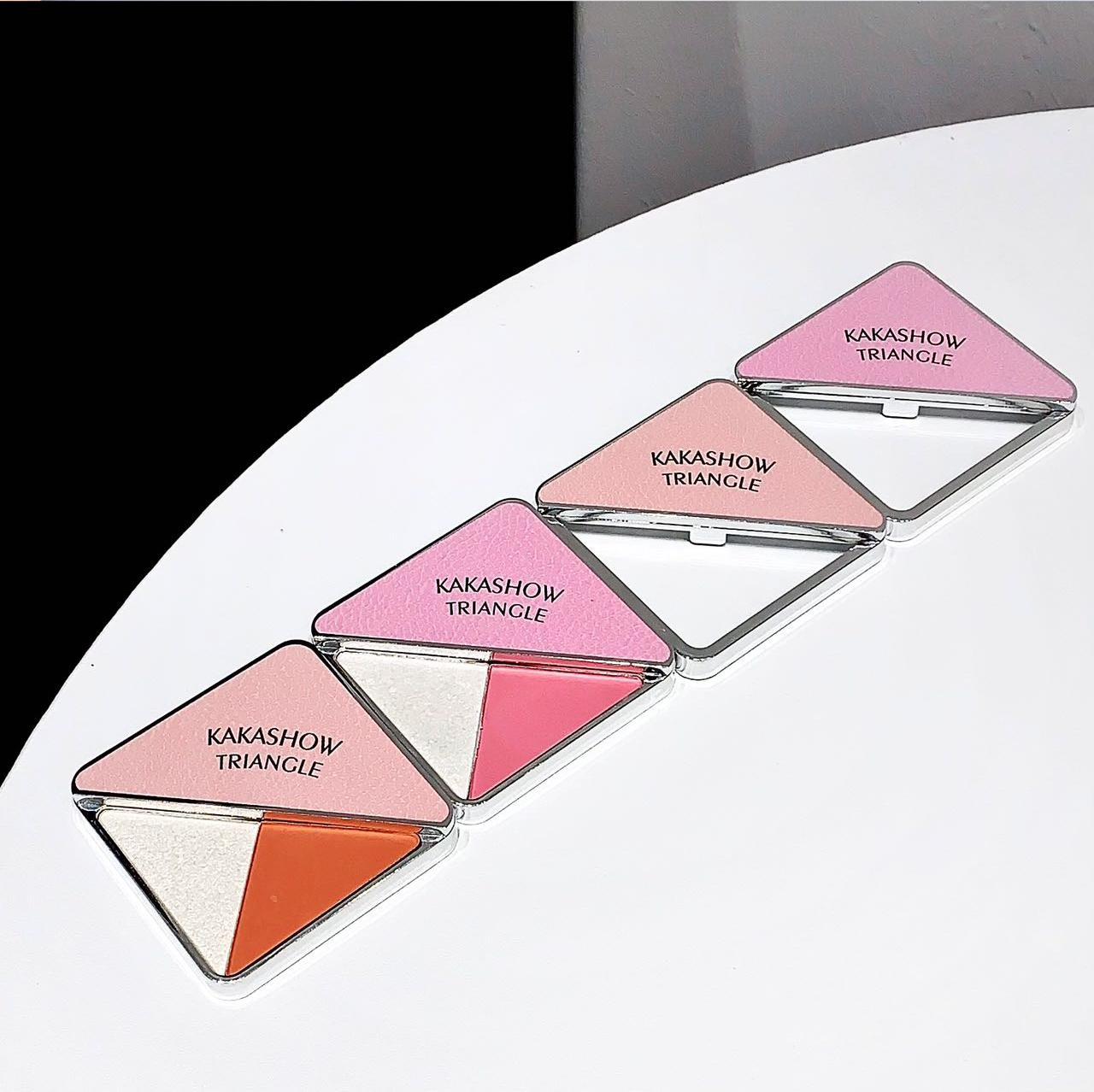kakashow's rotating triangle two-color blush is a natural, smooth and color-enhancing matte Korean-style energetic blush with a swelling color undefined