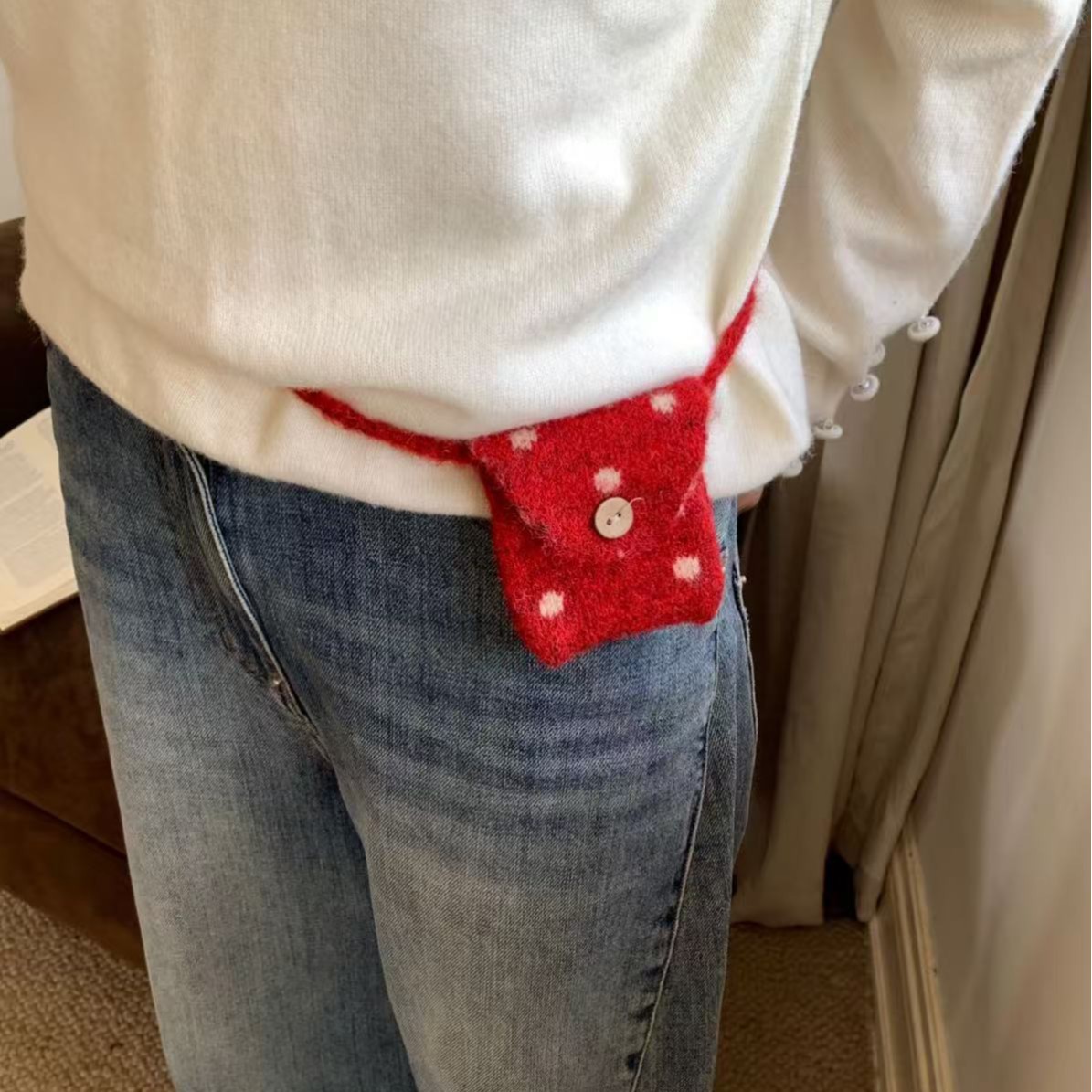 Korean-style polka dot crochet wool bag for women, autumn and winter casual versatile fashion flip cover coin purse knitted crossbody earphone small bag