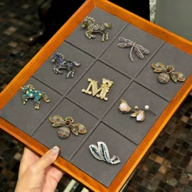 耳环;项链;手链