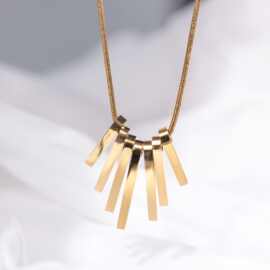 欧美isn轻奢项链时尚潮牌水晶饰品吊坠链条锁骨链不规则小方块