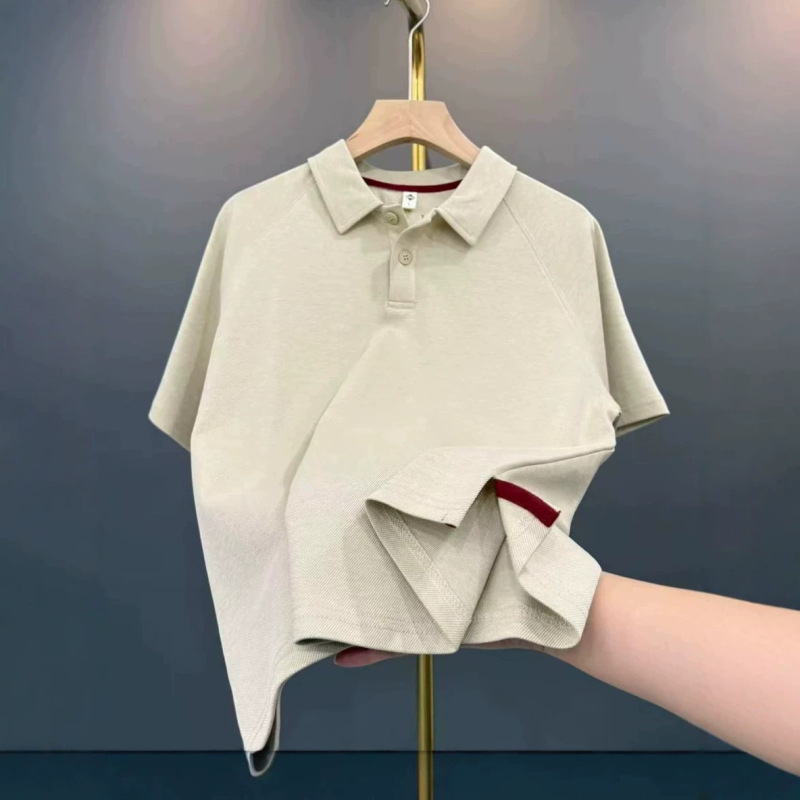Casual Style Simple Polo Shirt for Men with Slit Hem and Twill Texture, Breathable and Comfortable for Commuting -2619 Casual Style Simple Polo Shirt for Men with Slit Hem and Twill Texture, Breathable and Comfortable for Commuting -2619