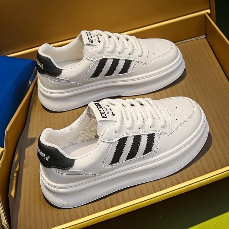 Xuelandai White Thick-Soled Sneakers, Slimming and Versatile, 2026 Spring New Versatile Casual Sports Sneakers for Women