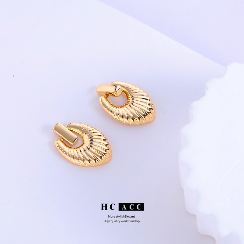 european-and-american-style-cross-border-hot-selling-niche-irregular-circle-earrings-light-luxury-retro-exaggerated-high-grade-copper-plated-gold-earrings