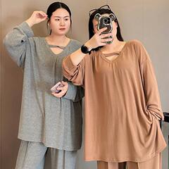 太った妹は300斤と太ったパジャマの女性のゆるい襟のカジュアルな長袖のズボンの外に家の服を着て2セットを着ている
