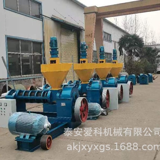 油坊榨油机花生大豆芝麻榨油机供应各型号食用油压榨机出口各型号