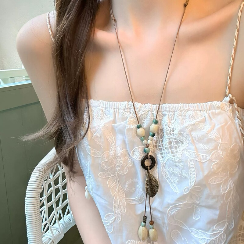 【Peach Tea】Wutong Amber Long Pendant Leaf Necklace Chinese Ethnic Style Neck Accessory 【Peach Tea】Wutong Amber Long Pendant Leaf Necklace Chinese Ethnic Style Neck Accessory