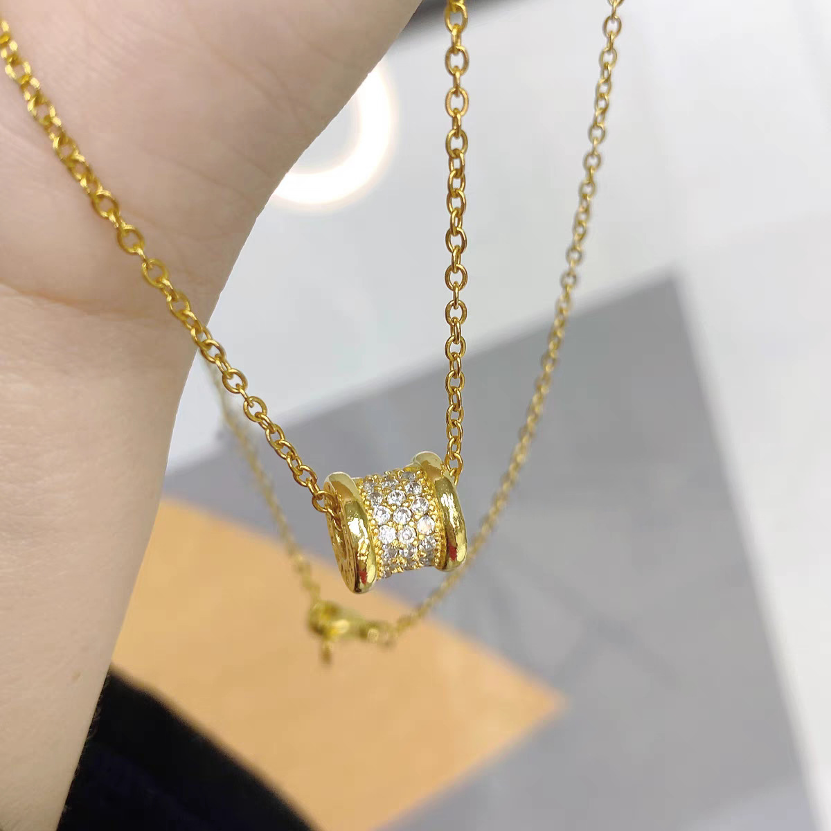 ins潮个性同款小蛮腰钛钢项链女精致锆石韩版新款锁骨链轻奢颈链