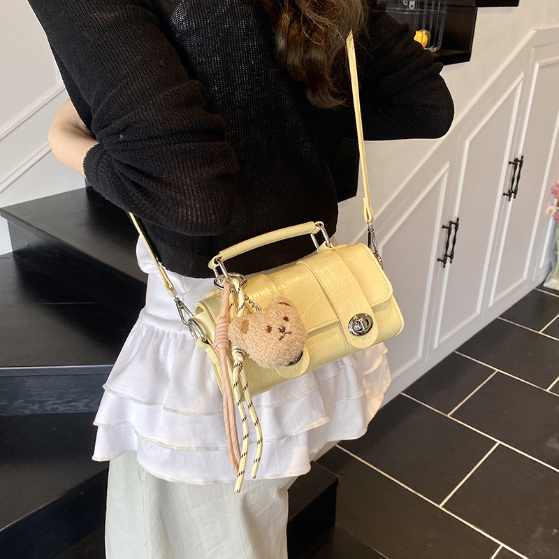 Bolso cuadrado pequeño con bloqueo de nicho coreano único extranjero para mujer 2025 nuevo bolso de hombro de tendencia salvaje bolso de mensajero de moda de estilo occidental