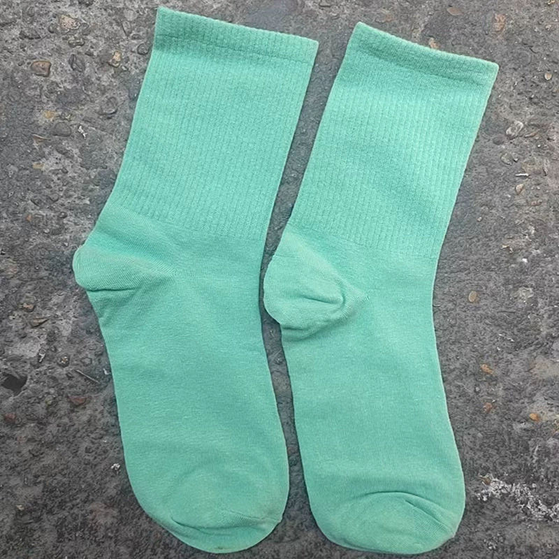 Mid‑length cotton socks, mid‑calf unisex, absorbent and odor‑resistant, cotton or thin velvet option