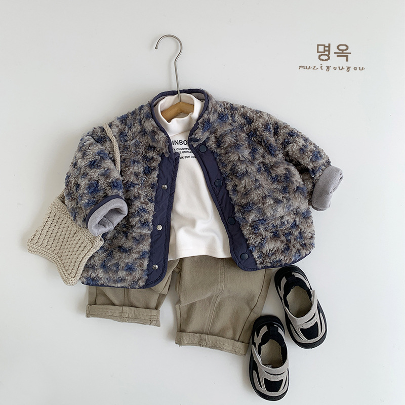 Hombres y mujeres bebés coreanos estilo japonés chaqueta cálida de invierno nuevo estilo coreano estilo ropa infantil estampado leopardo una chaqueta de peluche