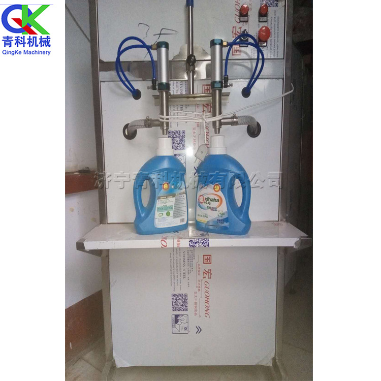 半自动灌装机 洗衣液酒水饮料装瓶机 立式双头气动压力封装设备