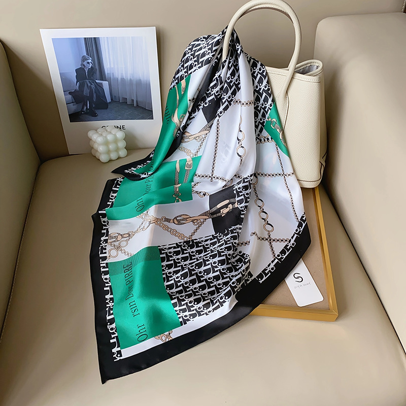 Pañuelo de seda bufanda cuadrada de alto grado de seda artificial Impresión de letras 70 pequeña bufanda cuadrada moda simple satén bufanda profesional personalización