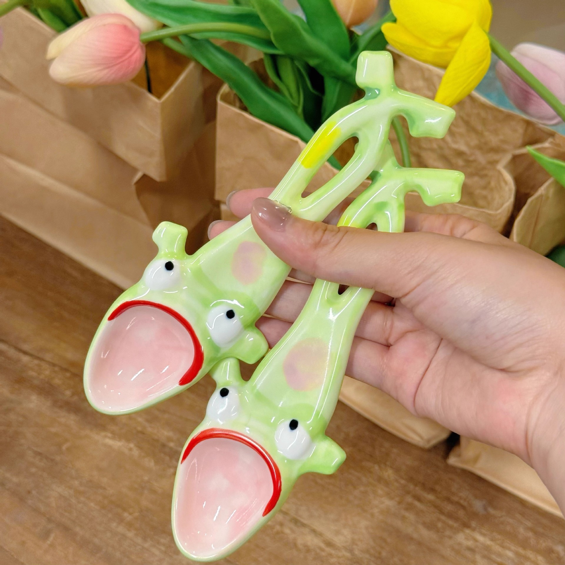 Lingură de supă din ceramică broască design original_voghion.com