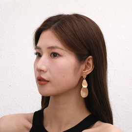 项链;毛衣链;耳坠