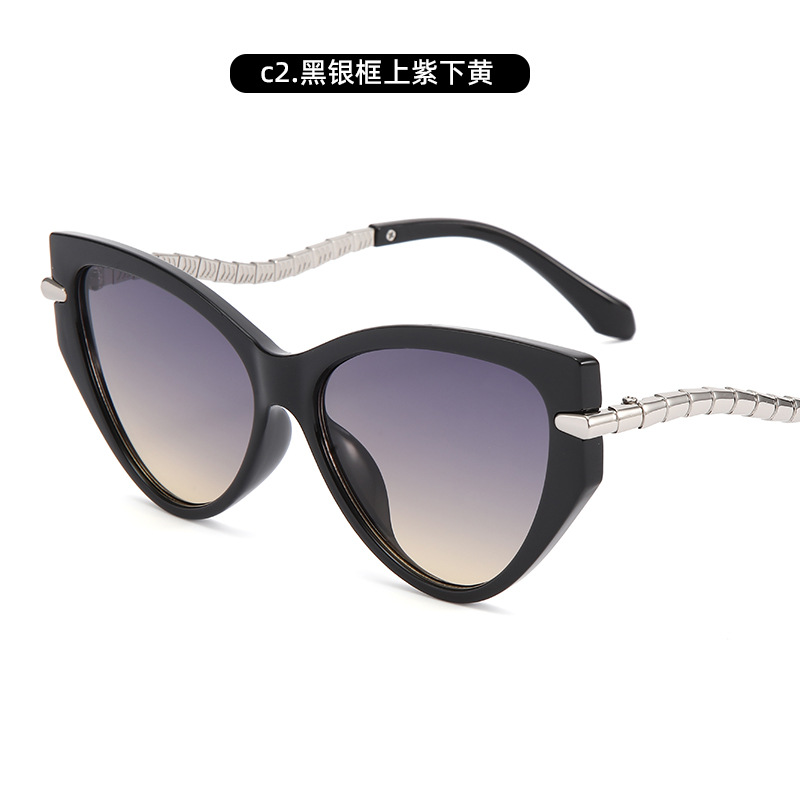 2025 nueva moda europea y americana ojo de gato gafas de sol anti-ultravioleta cadena de decoración de personalidad femenina gafas de sol de moda de alta calidad