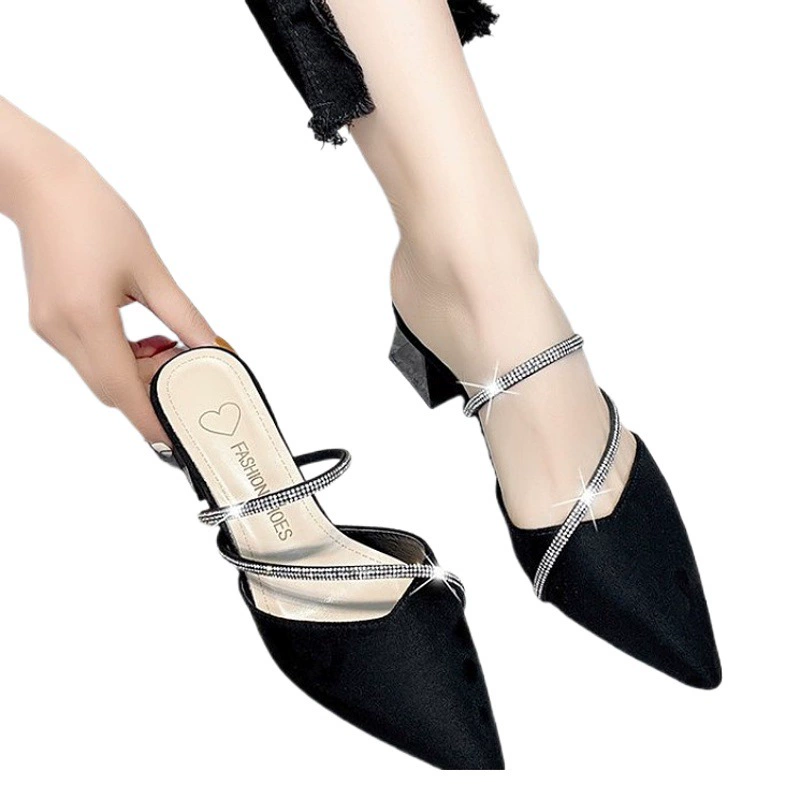 Тапочки Baotou с острым носком, новый летний стиль, пояс со стразами, на среднем каблуке, полутапочки на массивном каблуке, повседневные домашние удобные тапочки с одним словом