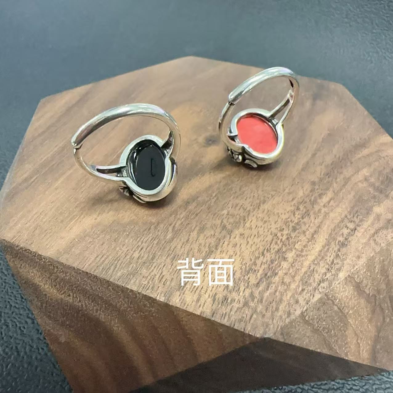 (2개) 여성 틈새 빛 럭셔리 복고풍 디자인 민족 스타일 문학 및 국가 동향 오픈 반지를위한 개인화 된 유행 검은 장미 반지