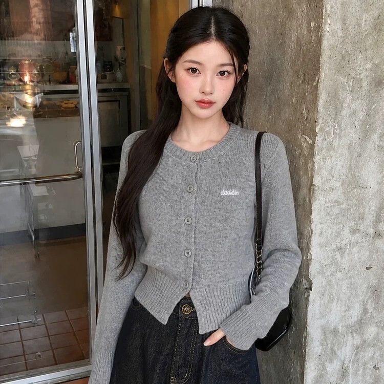 Now 2026 Autumn New Korean Designer Matin K*m Solid Color Letter Knit Sweater Cardigan Jacket Now 2026 Autumn New Korean Designer Matin K*m Solid Color Letter Knit Sweater Cardigan Jacket