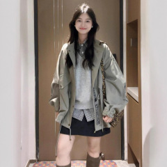 早秋高级感韩系短款宽松白搭外套女装2025新款长袖设计感工装风衣