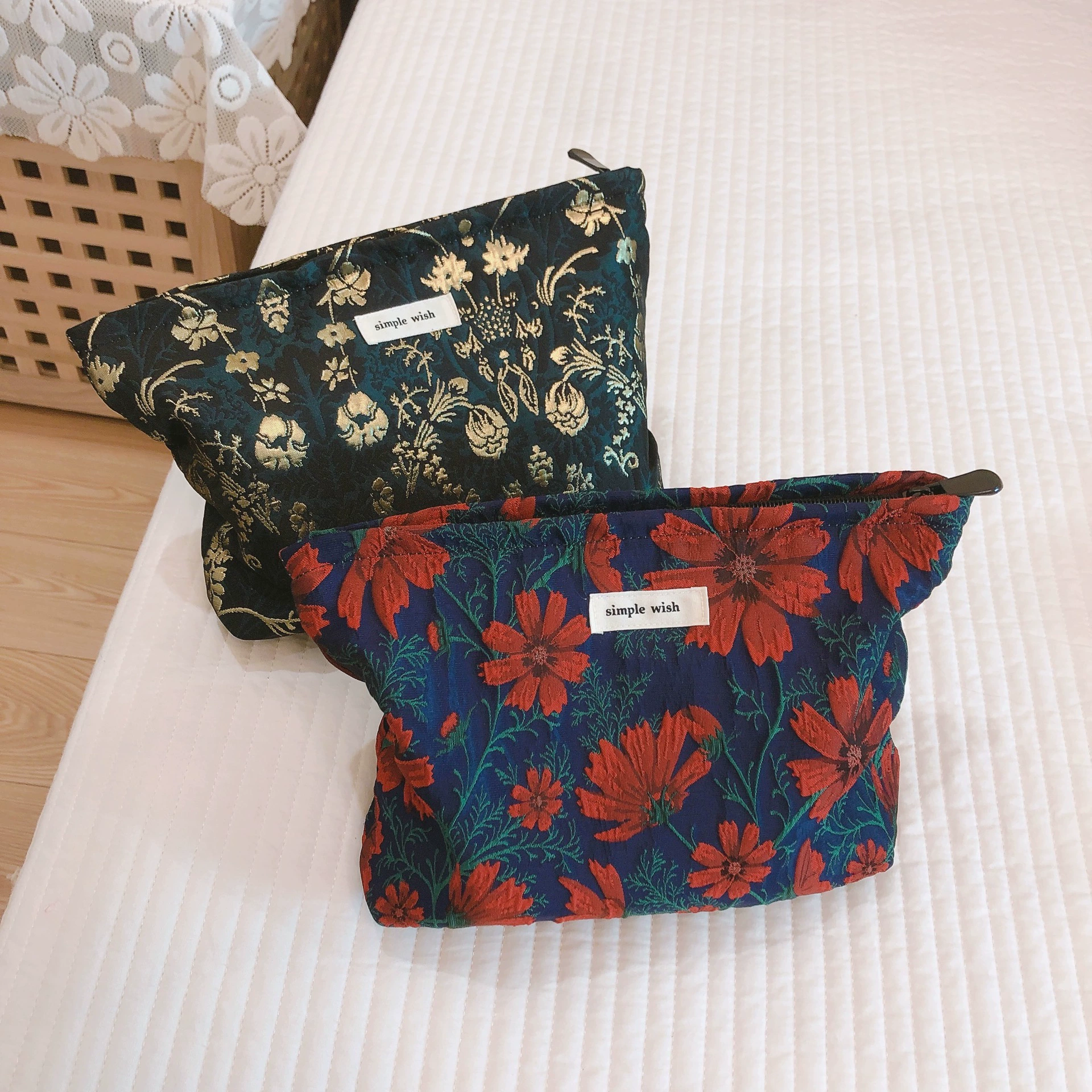 Косметичка, маленькая clutch-сумочка, система хранения для поездок