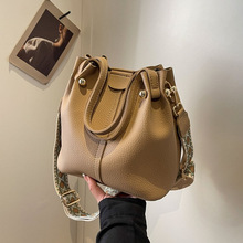 ����Ů2025�¿�μ�б���С���ٴ�������|�������֦�yˮͰ����