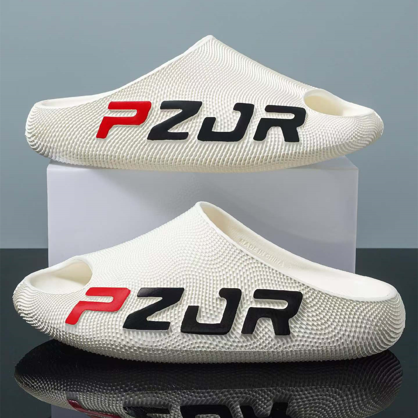 White (936-1) men's slippers