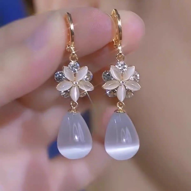 Elegant fashionable sophisticated universal earrings drop-shaped…