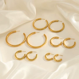 项链;耳环;戒指