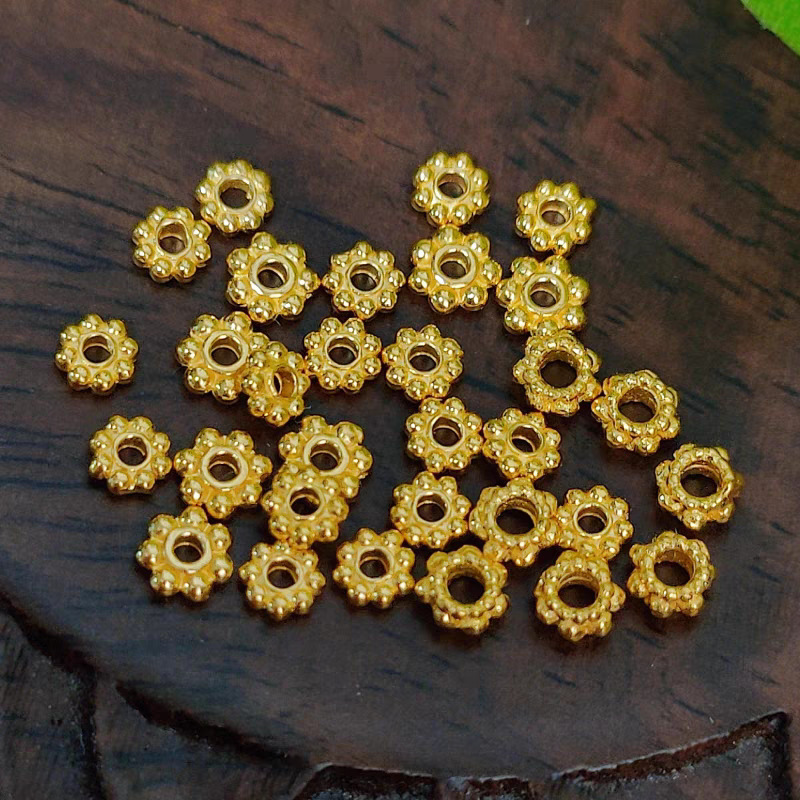 휠 스페이서 비드는 약 0.035g입니다.