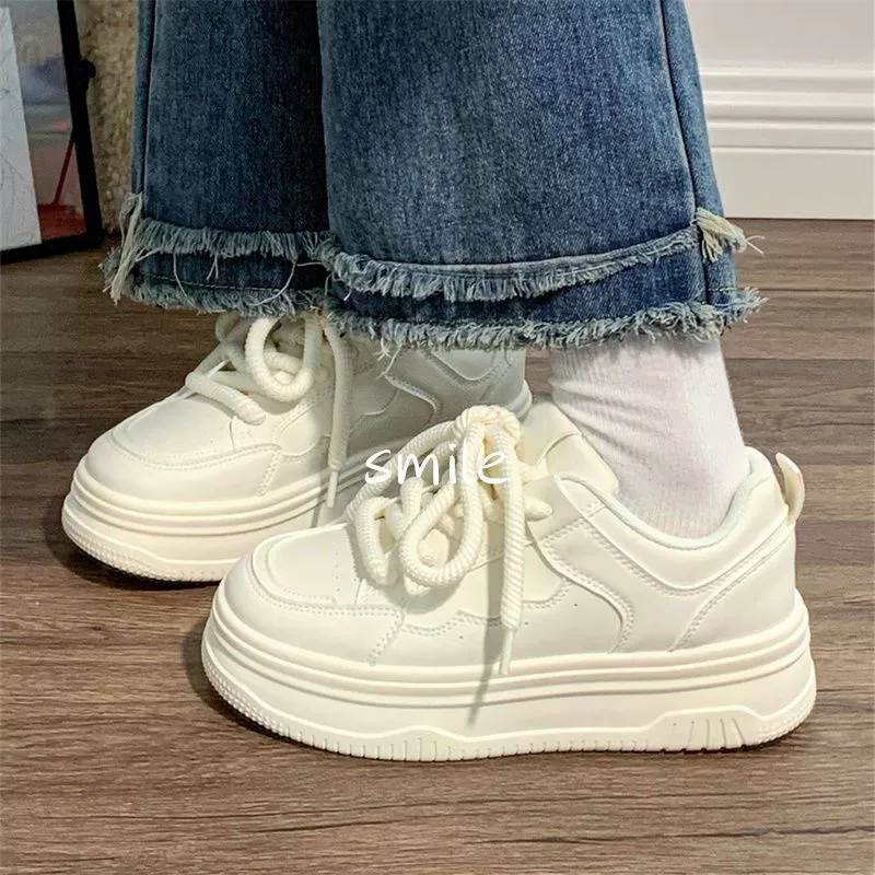 Молоко fufu Студенческая маленькая белая обувь Женская весна и осень дикая обувь нишевые оригинальные женские туфли Повседневное увеличение толстой подошвы