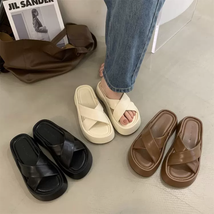 Slippers platform, footwear, beach slide for leisure, 2023 collection, Korean style
