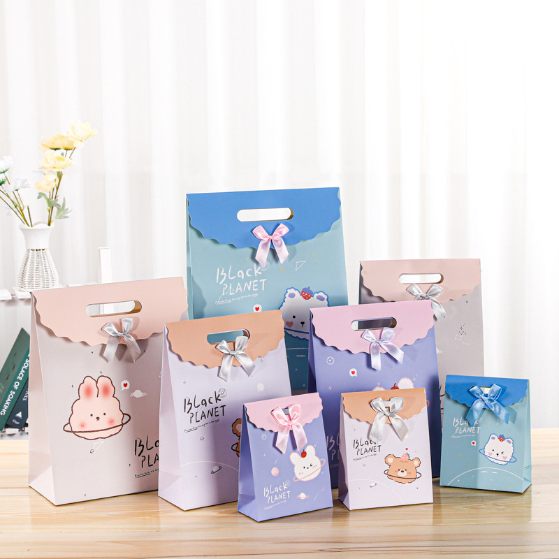 Cute cartoon flap buckle gift bag kindergarten children gift packaging handbag surprise blind box paper bag Cute cartoon flap buckle gift bag kindergarten children gift packaging handbag surprise blind box paper bag