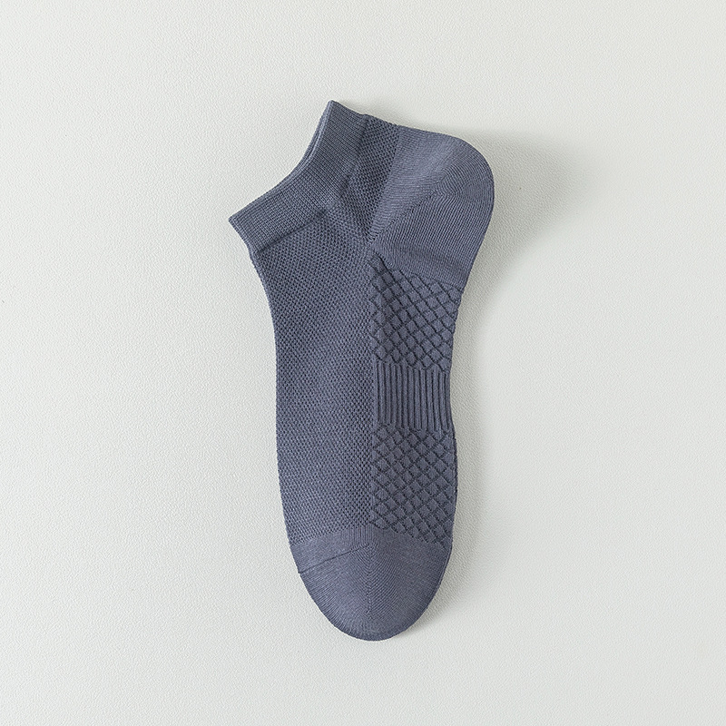 Calcetines de algodón de color sólido para hombres de verano anti-bollar calcetines de barco para hombres sin hueso 100% algodón embalaje independiente de masaje fondo calcetines de malla