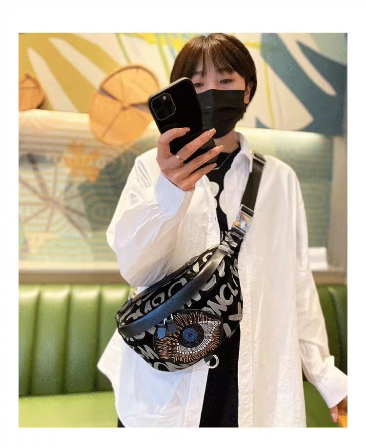 337g Weight Polyester Lining Material Zipper Closure Type Single Shoulder Strap Strap Type Women's Streetwear Devil's Eye Oxford Cloth Waist Bags