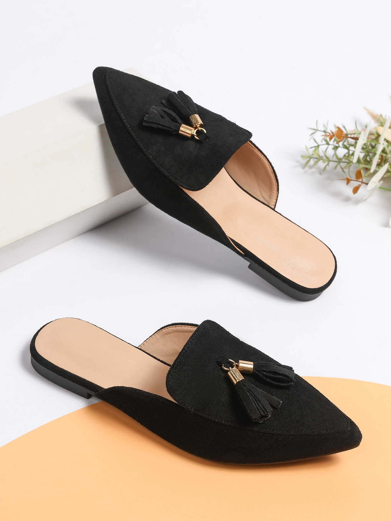 Grenzüberschreitender Naher Osten-Stil Sommer lässiger Stil neue Mode einzelne Schuhe spitz flache Unterseite Baotou große Quaste Außenhandel Großhandel_voghion.com