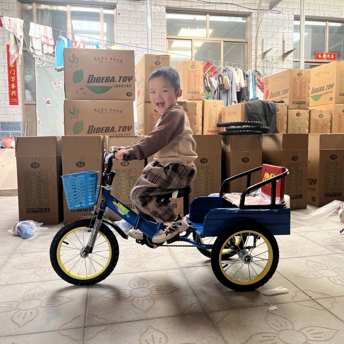 新款儿童三轮车脚踏车双人带斗折叠3岁6岁宝宝大号充气轮胎可坐人