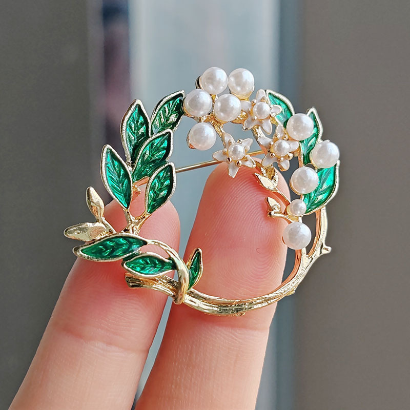 Flor de Gardenia de moda broche chica lindo broche fresco para damas elegantes atmósfera japonesa flores de pecho de perlas