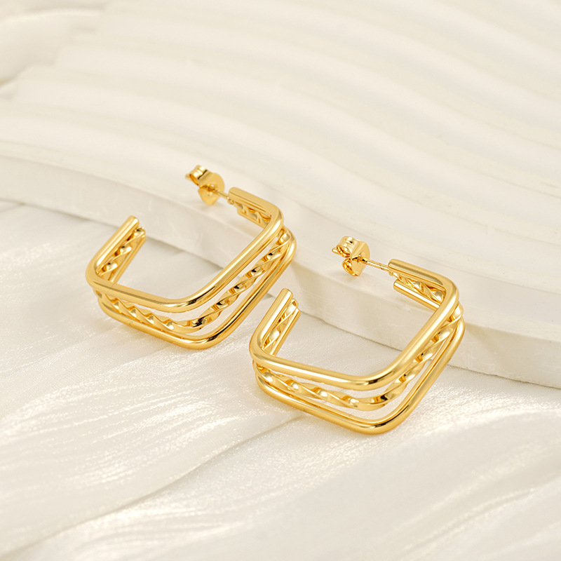 Pendientes de acero inoxidable multicapa europeos y americanos transfronterizos Pendientes de acero de titanio cuadrado geométrico chapado en oro de temperamento simple femenino