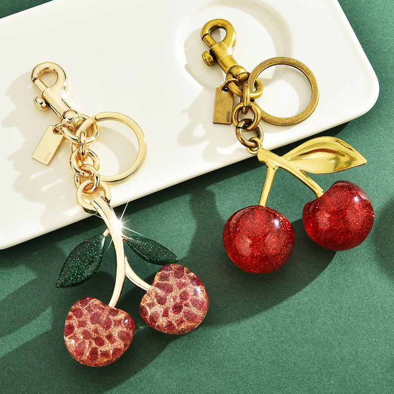 Cross-border foreign trade crystal cherry key chain jewelry cute bag buckle pendant car key chain a generation of hair