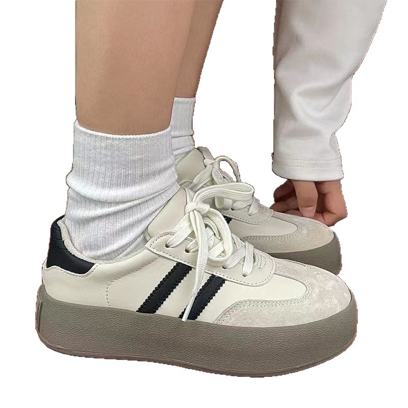 Zapatos de entrenamiento de invierno 2025 nuevos zapatos de mujer cómodos, zapatos casuales de skate retro de altura gruesa zapatos blancos pequeños