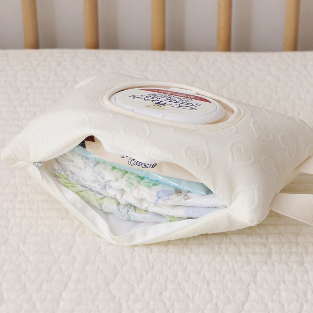 Ins-style Large-capacity Three-dimensional Love Withdrawable Travel Portable Storage Tissue Box Wet Wipes Storage