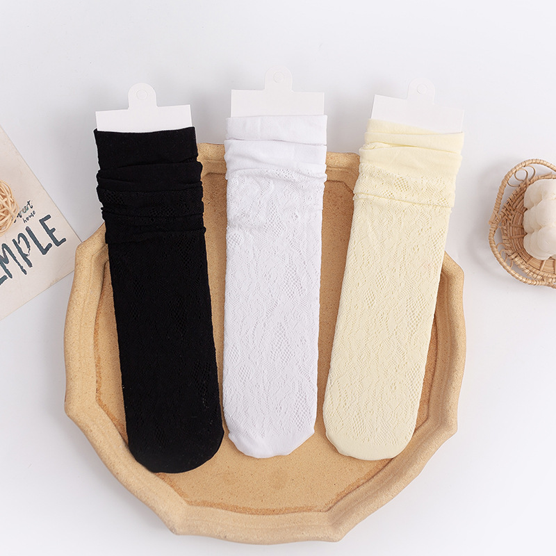 Calcetines de mujer de verano Delgado transpirable color sólido Lolita ratán flor pila calcetines negro y blanco calcetines de pantorrilla
