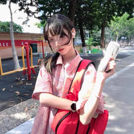 独特漂亮彩色格纹短袖衬衫女夏季韩系休闲慵懒感泡泡纱薄款衬衣潮