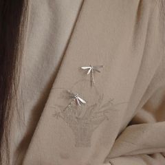 「トンボ点水」トンボのブローチが精巧で小さくて小さい胸の花の小さい大衆の独特感のピンのセーターのワンピースは飾ります。