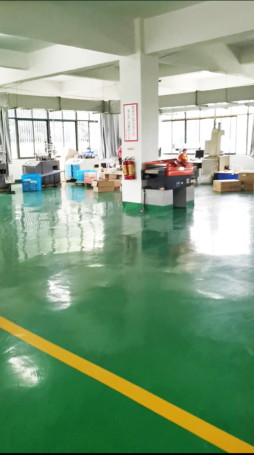 蛋糕托生产车间