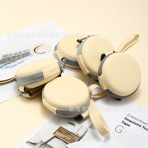 Portable foldable sunglasses case with cushioned lining made of soft cloth